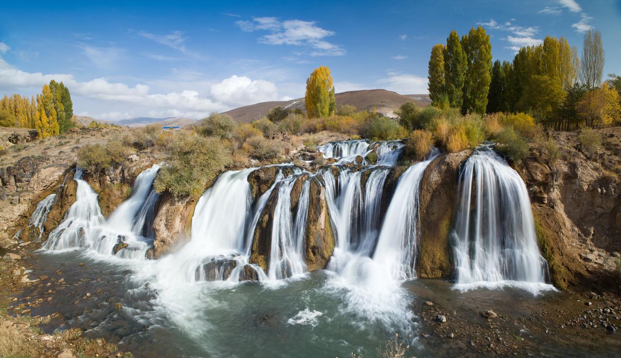Muradiye Waterfall flows from a height of 20 meters on the Bend-i Mahi Stream and offers a scenic escape just outside Van, Türkiye, accessed Jul. 1, 2025. (Adobe Stock Photo)