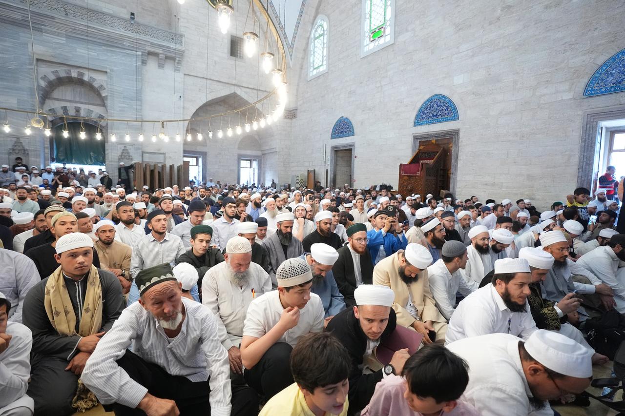 Certificate ceremony of Sahih al-Bukhari program in Istanbul, Turkey, July 1, 2025. (AA Photo)