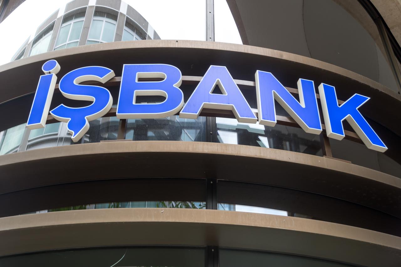 Exterior view of a branch of Türkiye’s largest private lender, Isbank in Frankfurt am Main, Germany, on June 28, 2020. (Adobe Stock Photo)