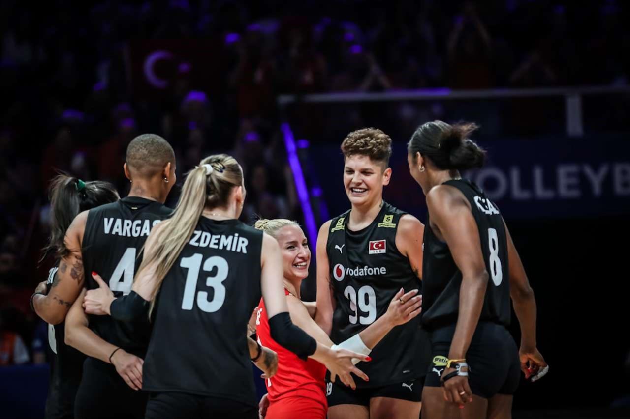 Türkiye’s women’s volleyball team qualifies for VNL 2025 finals – Türkiye Today