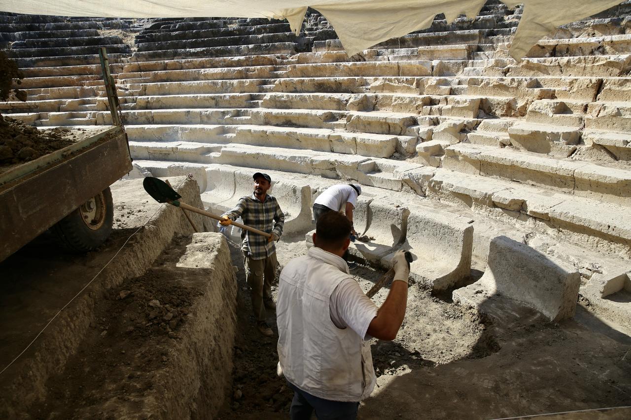 Where Apollo once echoed─Türkiye to restore Letoon’s ancient theater