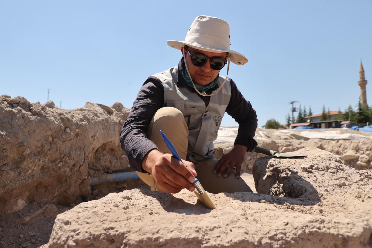 Who was Hyakinthos? Inscriptions and mosaics in Türkiye's  ancient villa point to Roman official
