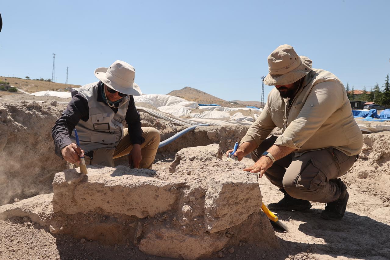 Archaeological excavation efforts to uncover a Late Roman–Early Byzantine mosaic structure continue in the Incesu district of Kayseri, Türkiye, July 9, 2025. (AA Photo)