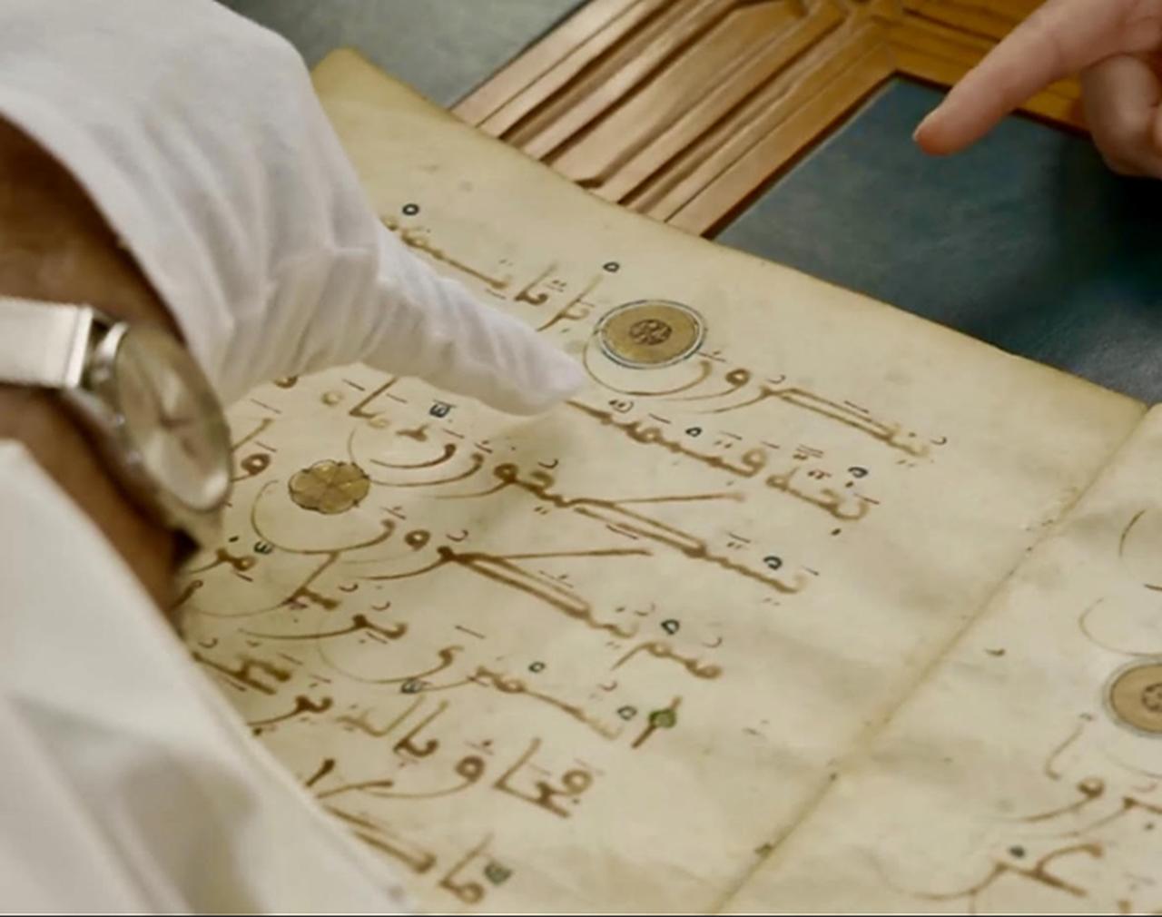 Belaid Hamidi showing certain features of the Maghribi mabsut derived from the Kufic tradition. (Photo via Adeline Laclau)