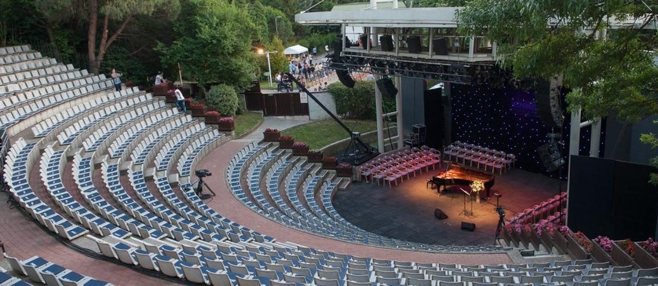 The ENKA Open Air Theatre in Istanbul offers a summer lineup of local and international films under the stars, Istanbul, Türkiye, July 11, 2025. (Photo via Enka Art)