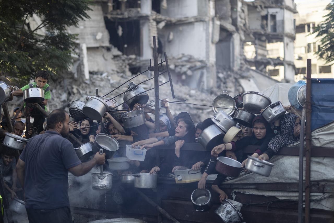 798 Palestinians killed near Gaza aid sites backed by US, Israel: UN