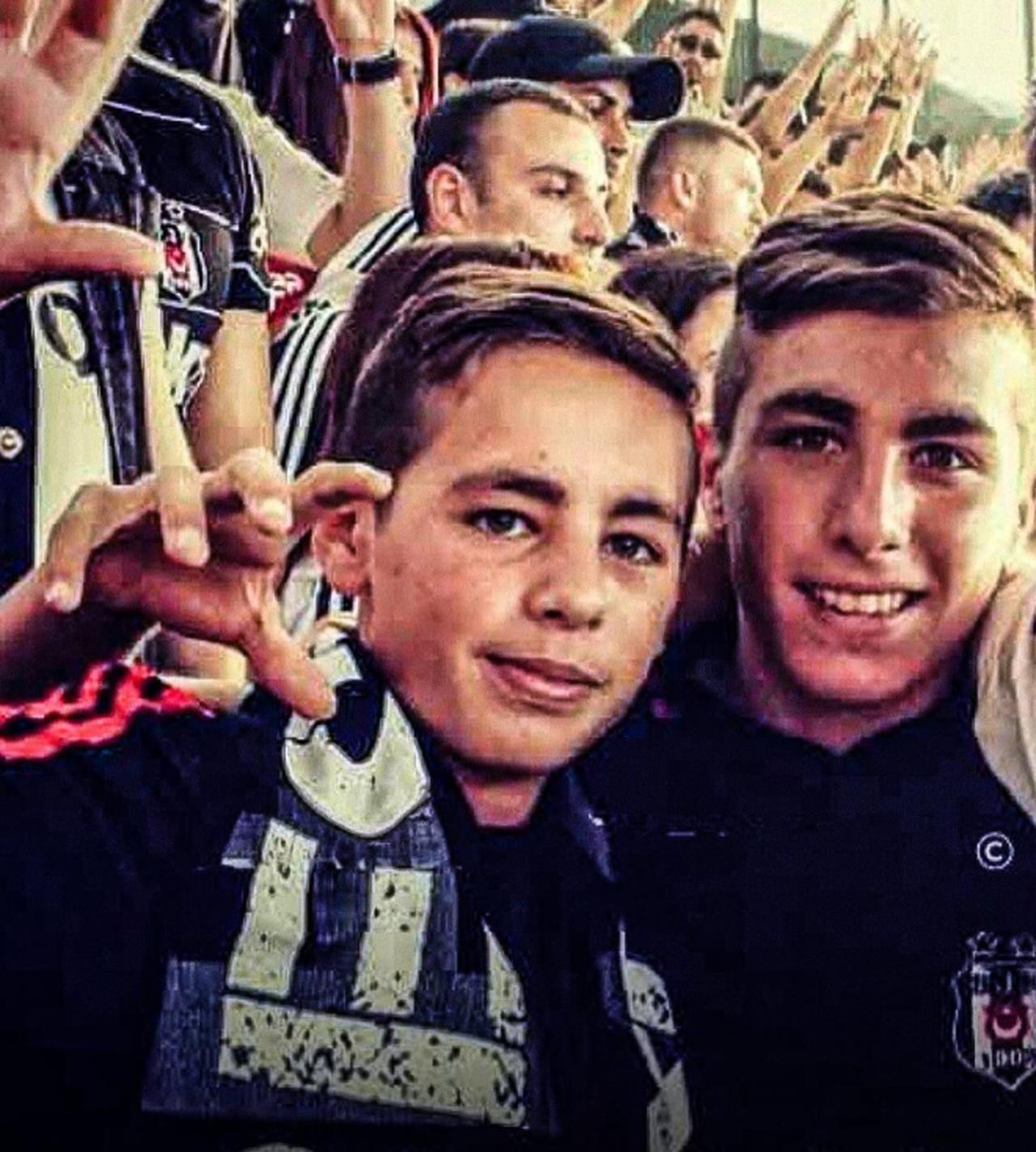 A childhood photo of Orkun Kokcu watching a Besiktas match, wearing a Besiktas jersey. (@ilkonbir via Instagram)
