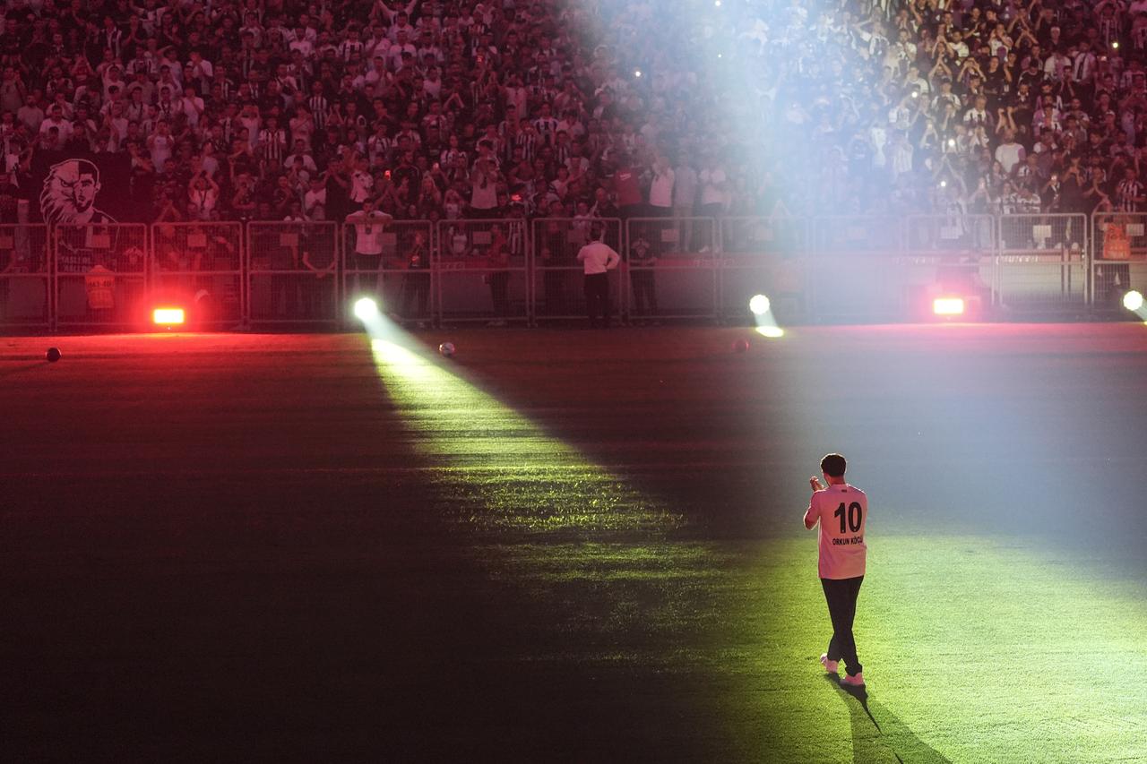 Orkun Kokcu joins childhood club Besiktas in emotional unveiling before 20,000 fans Image