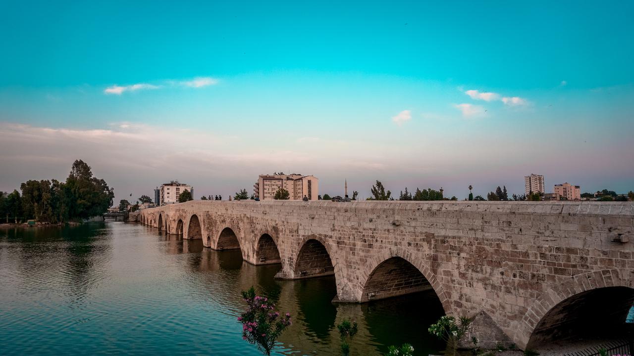 Taskopru bridge over the Seyhan river, Adana, Türkiye. (Adobe Stock Photo)