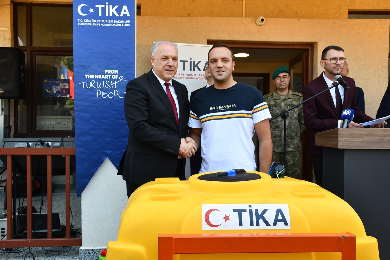 At the end of the ceremony, the guests handed over the machines to the farmers. (AA Photo)
