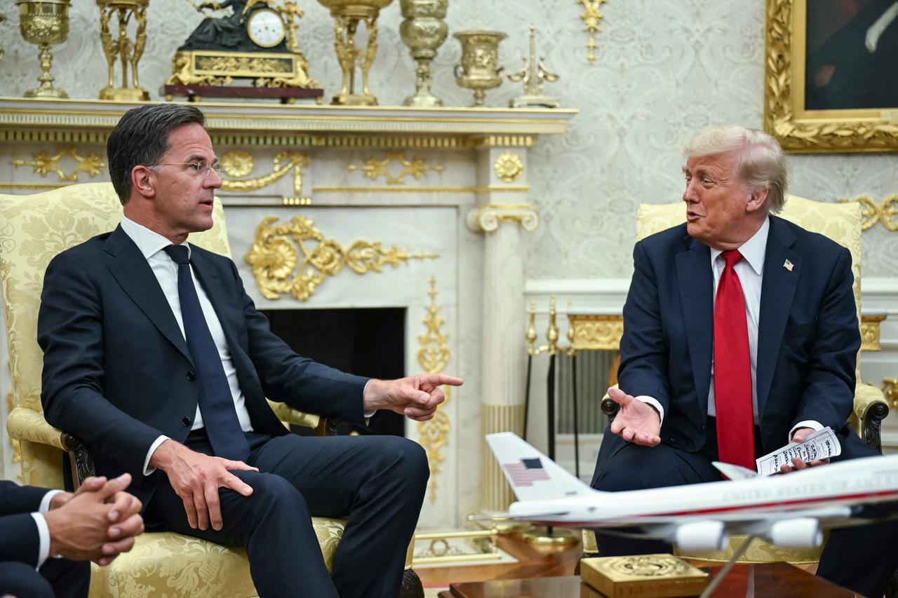 Trump threatens 100% tariffs on Russia if Ukraine deal not reached in 50 days Image