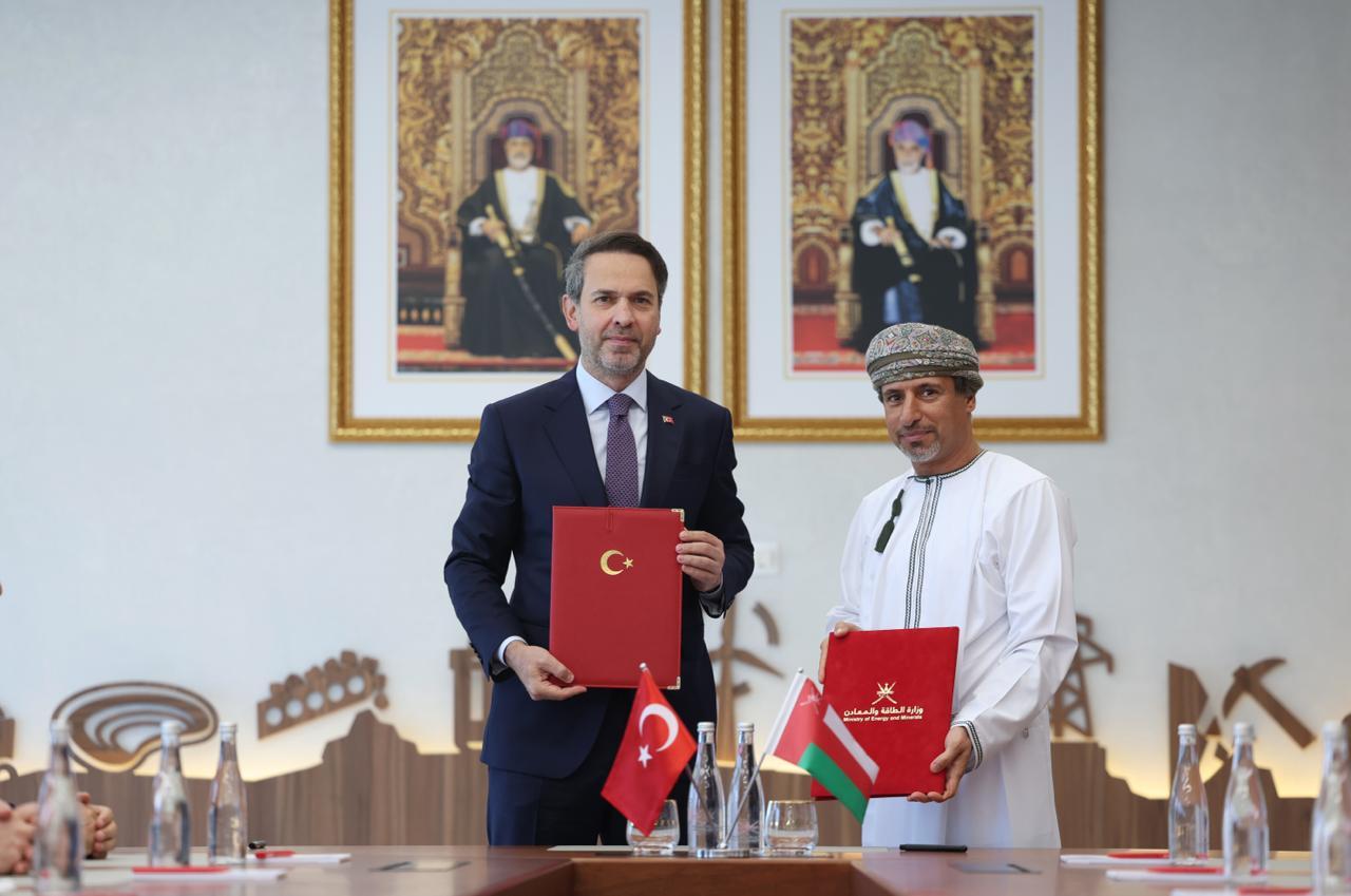 Türkiye’s Energy and Natural Resources Minister Alparslan Bayraktar (left) meets with Oman’s Minister of Energy and Minerals Salim Nasser Al Aufi (right) in Muscat, Oman, July 14, 2025. (AA Photo)