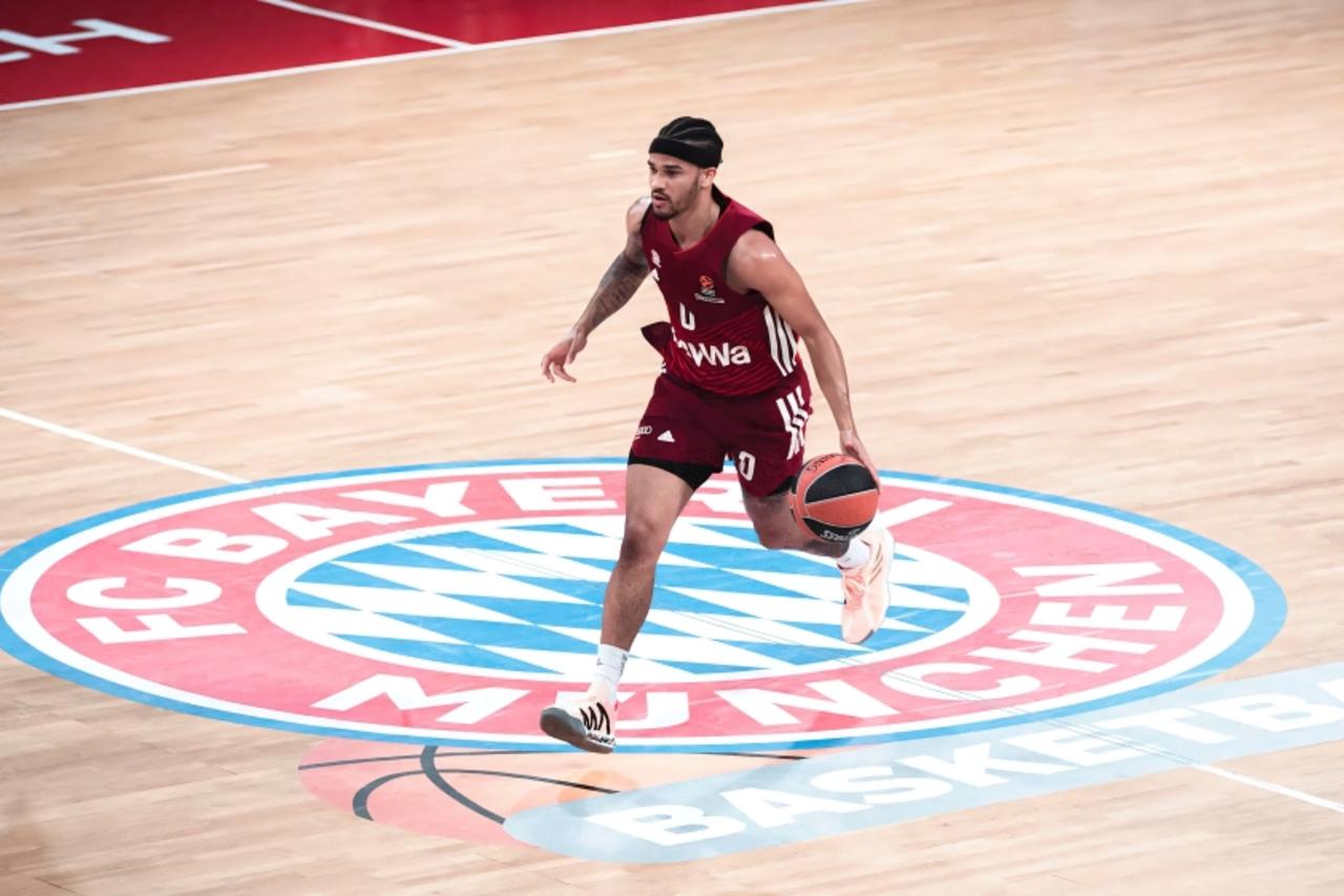 Anadolu Efes signs EuroLeague Defensive Player of the Year Nick Weiler-Babb Image