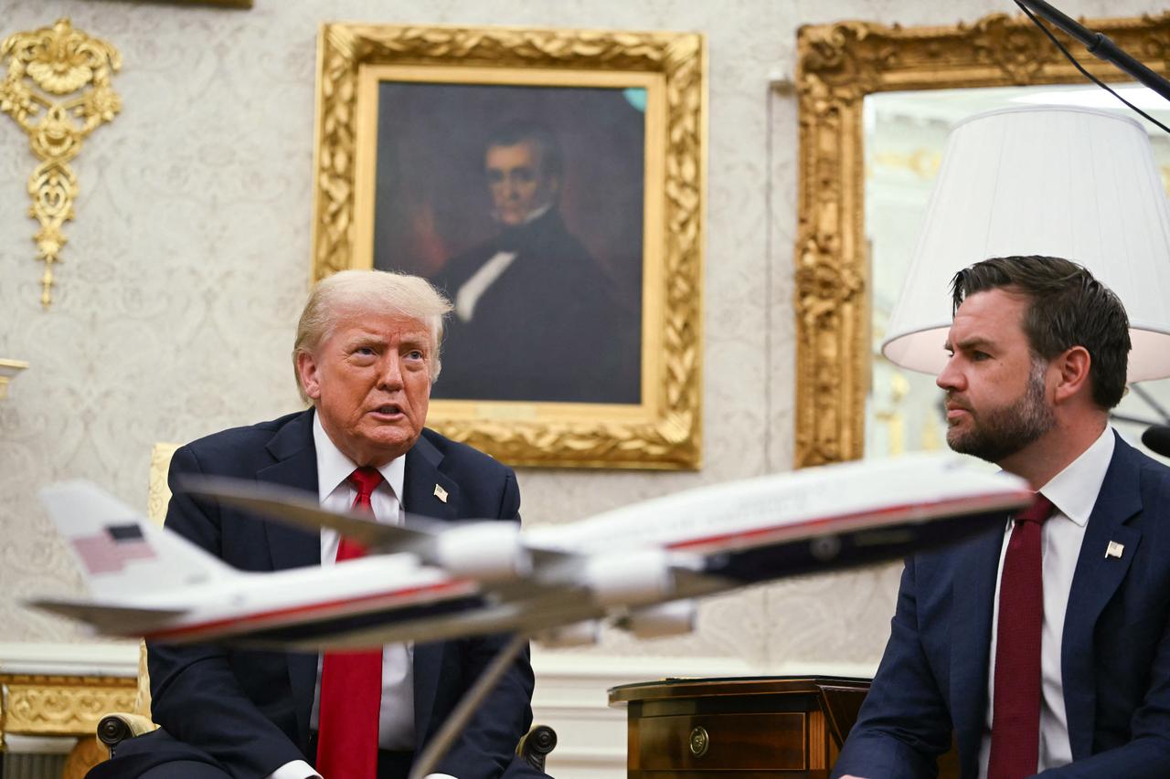 Trump privately asked Zelenskyy if Ukraine could strike Moscow with US weapons: Report Image