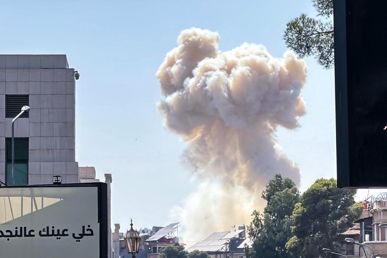 Smoke billows following Israeli strikes near the Syrian army and defence ministry headquarters in Damascus, Syria on July 16, 2025. (AFP Photo)