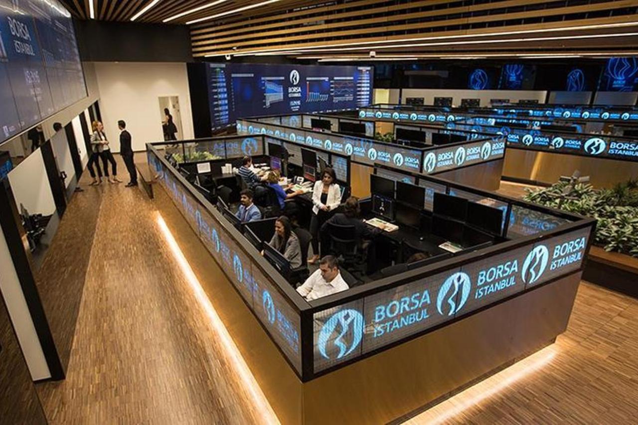 Istanbul stocks fall 2% after Israeli strikes on Damascus Image