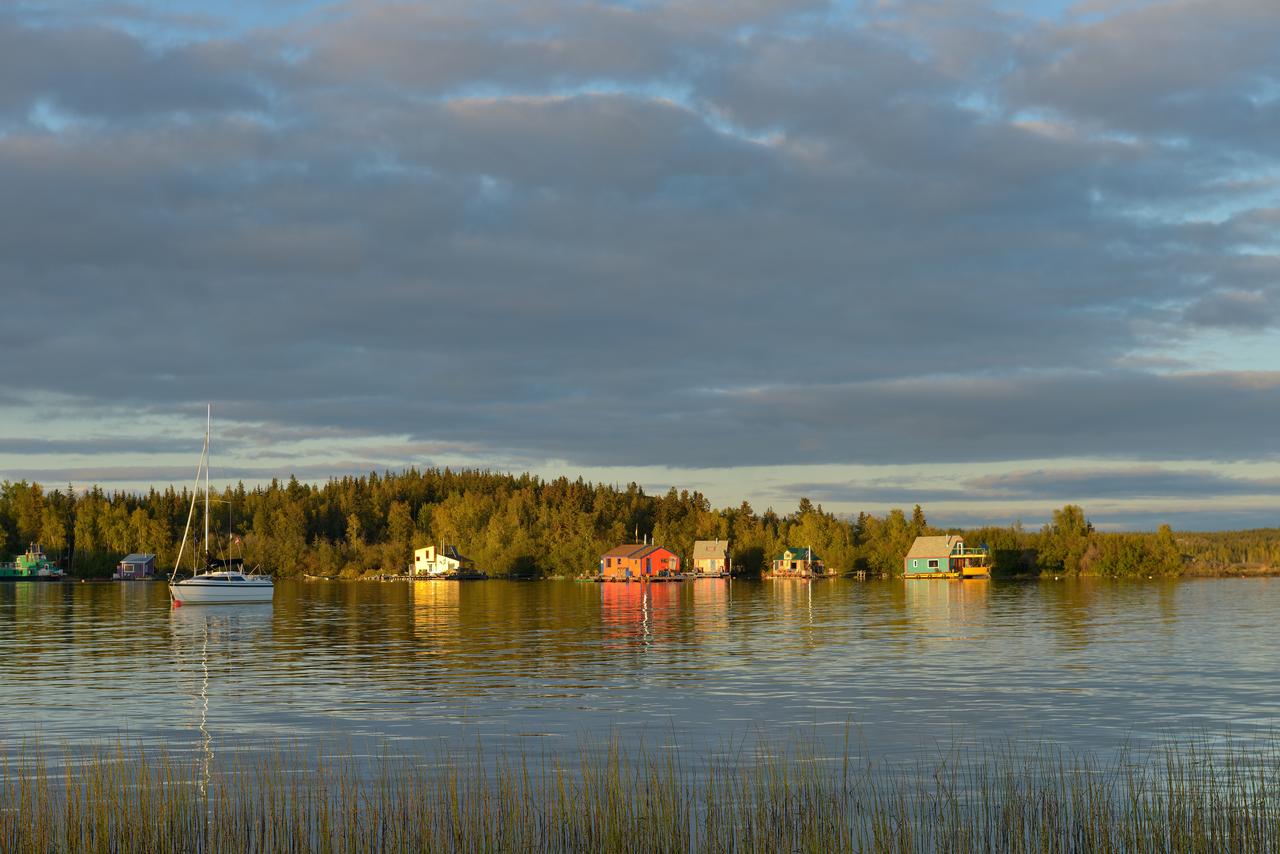 Autumn sunset at a fishing village on Great Slave Lake in northern Canada, accessed July 17, 2025. (Adobe Stock Photo)