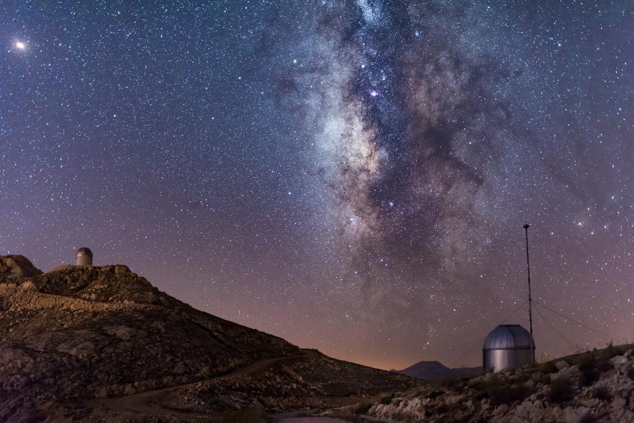 Nighttime view of the Milky Way from the Saklıkent (TÜBİTAK) Observatory in Antalya. (Adobe Stock Photo)