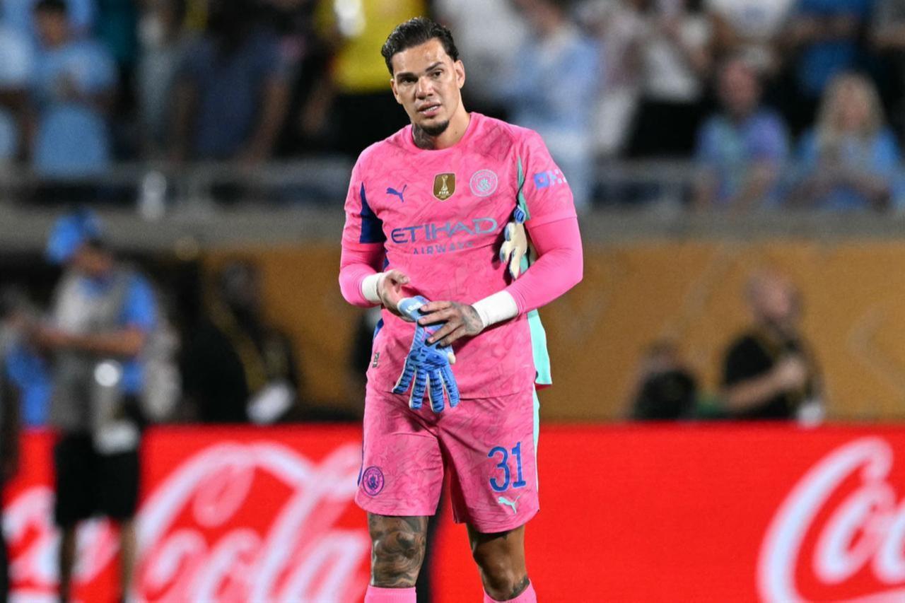 Manchester City’s Brazilian goalkeeper, Ederson (#31), between a match with Al-Hilal in the 2025 FIFA Club World Cup Round of 16, held at Camping World Stadium in Orlando, June 30, 2025. (AFP Photo)