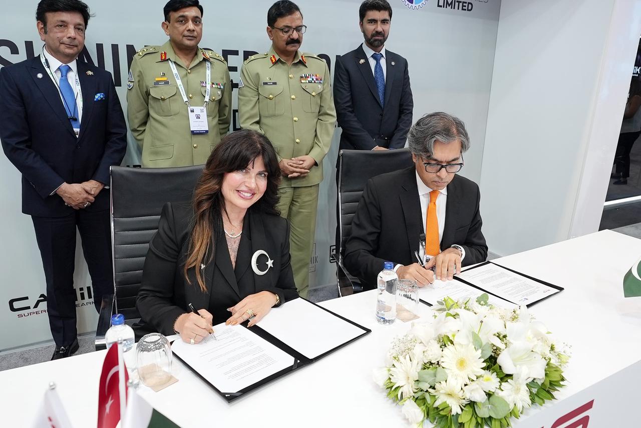 SYS Group Board Member Didem Aral signs memorandums of understanding with the Pakistan delegation at IDEF 2025, Istanbul, Türkiye, July 23, 2025. (@canikarms via X)
