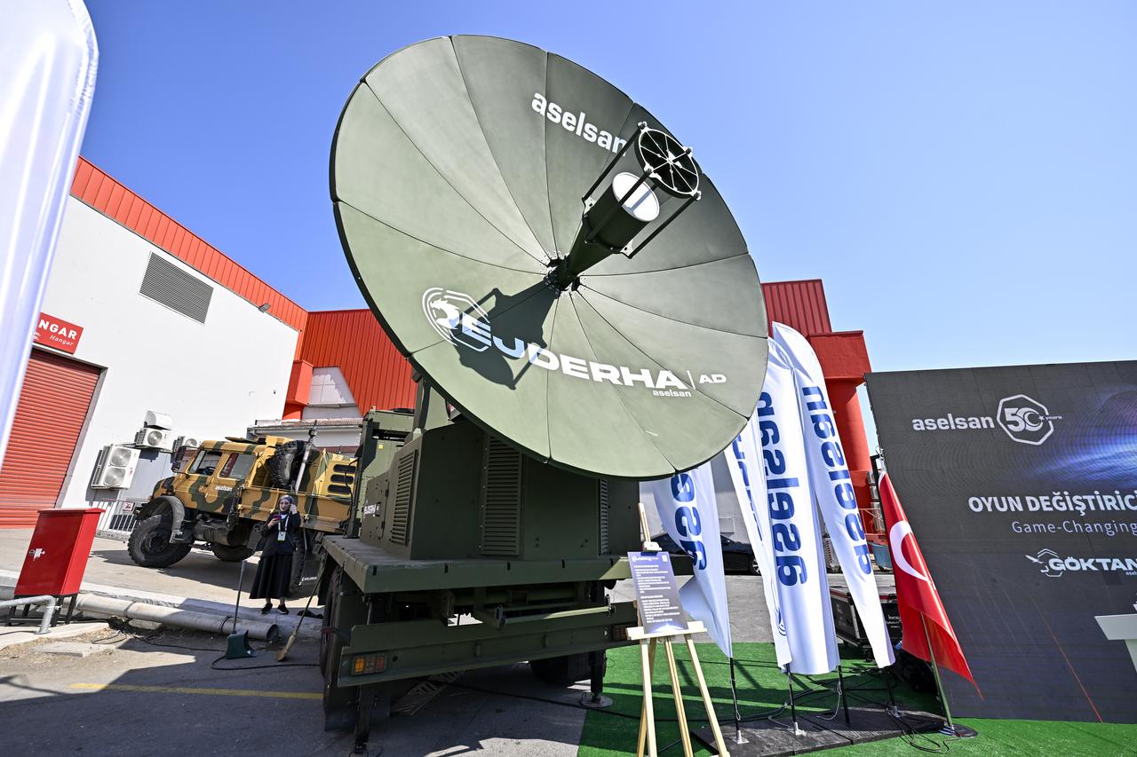 Aselsan introduces its air defense systems, including the EJDERHA during IDEF 2025 at Istanbul Expo Center in Istanbul, Türkiye, on July 23, 2025. (AA Photo)