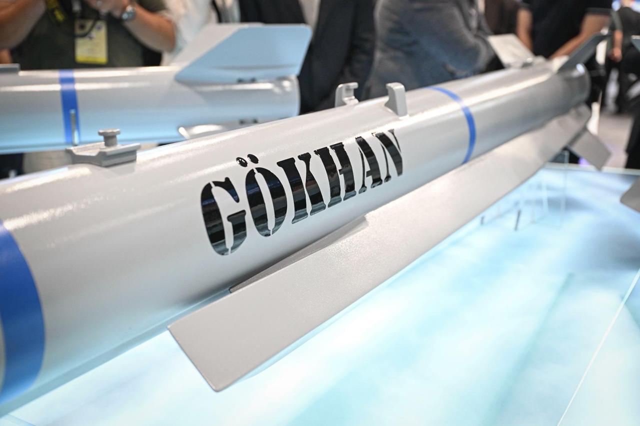 The National Ramjet Powered Air-Air Missile, Gokhan, developed by TUBITAK is showcased for the first time during IDEF 2025 in Istanbul, Türkiye on July 25, 2025. (AA Photo)