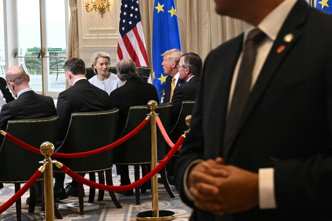 Trump, EU strike trade deal with 15% tariffs following 'tough negotiations' in Scotland  Image