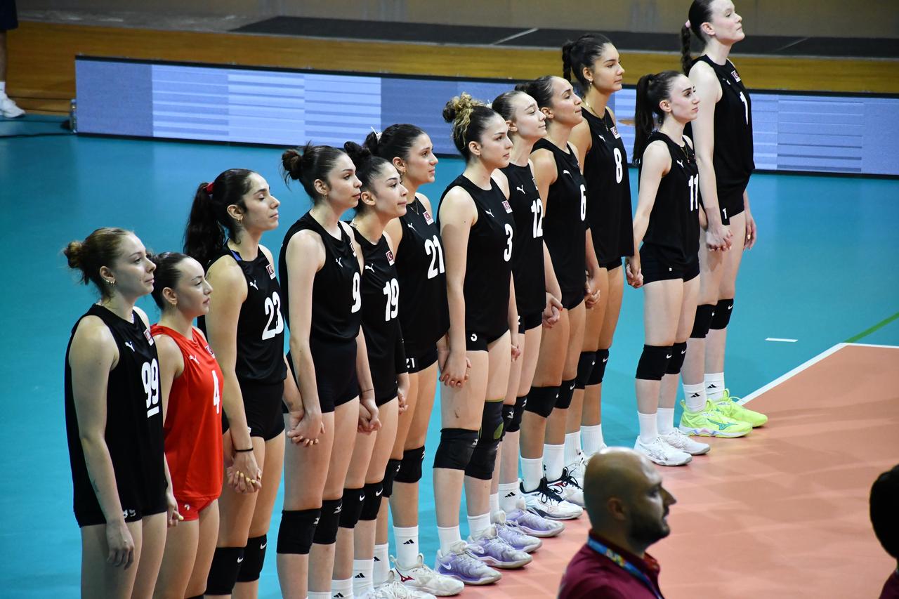 Türkiye’s U18 Women’s Volleyball National Team lines up on the court ahead of the final match against Italy at the 18th European Youth Olympic Summer Festival (EYOF 2025) in Skopje, North Macedonia, July 26, 2025. (AA Photo)