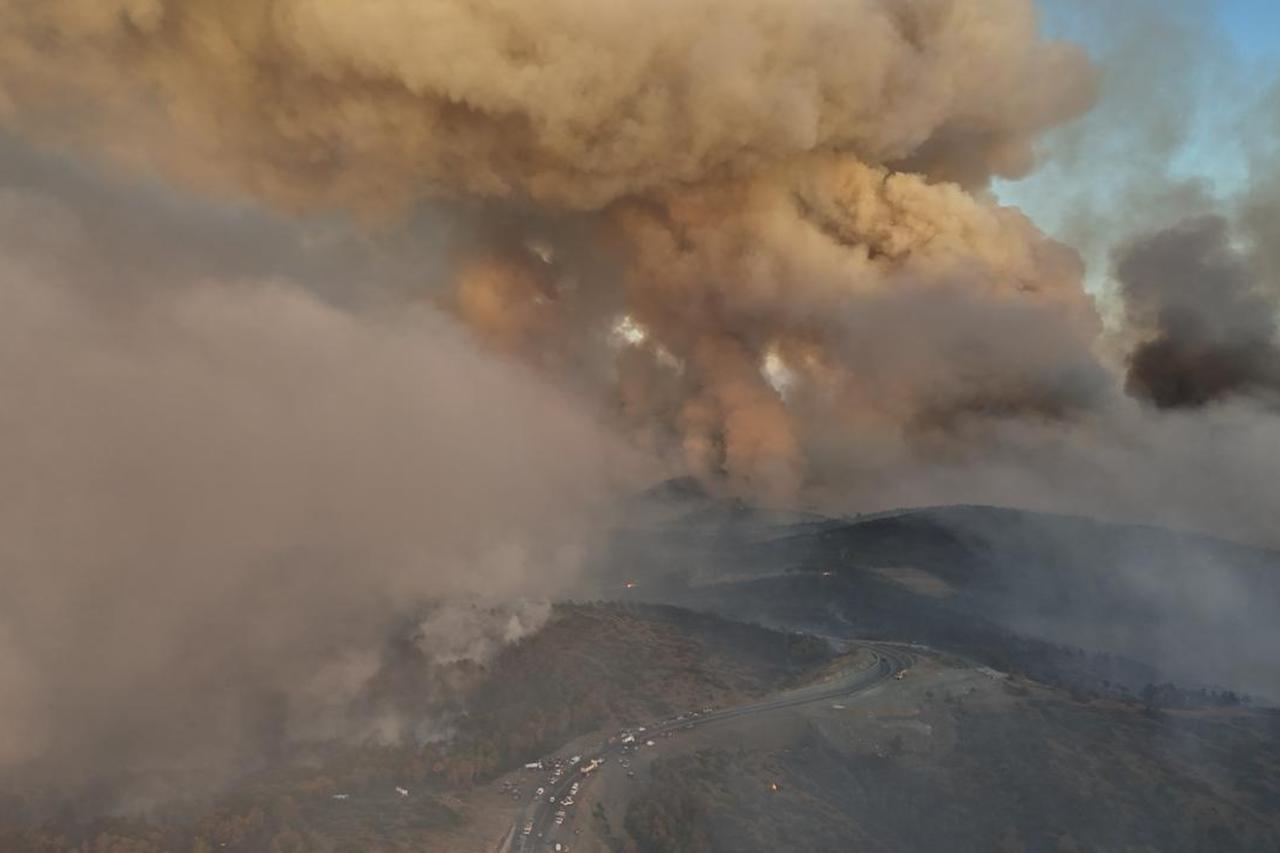 Türkiye fights multiple wildfires as border fires from Bulgaria and Greece loom