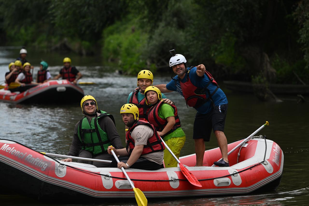 Special needs individuals brave rapids in Türkiye's uplifting 'Happiness Boat' project Image