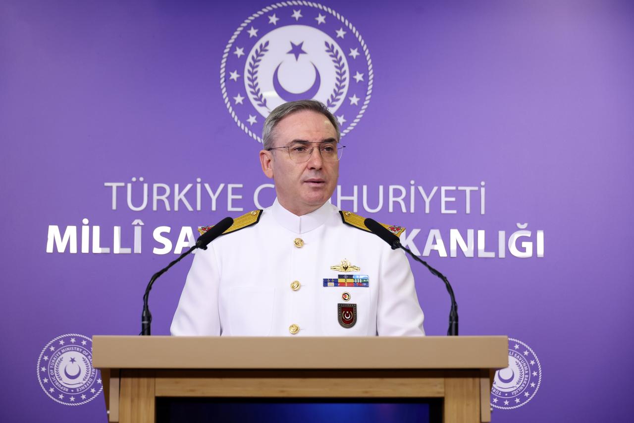 Turkish Ministry of National Defense (MoD) spokesperson Rear Admiral Zeki Akturk speaks at a press briefing on 3 July, 2025. (AA Photo)