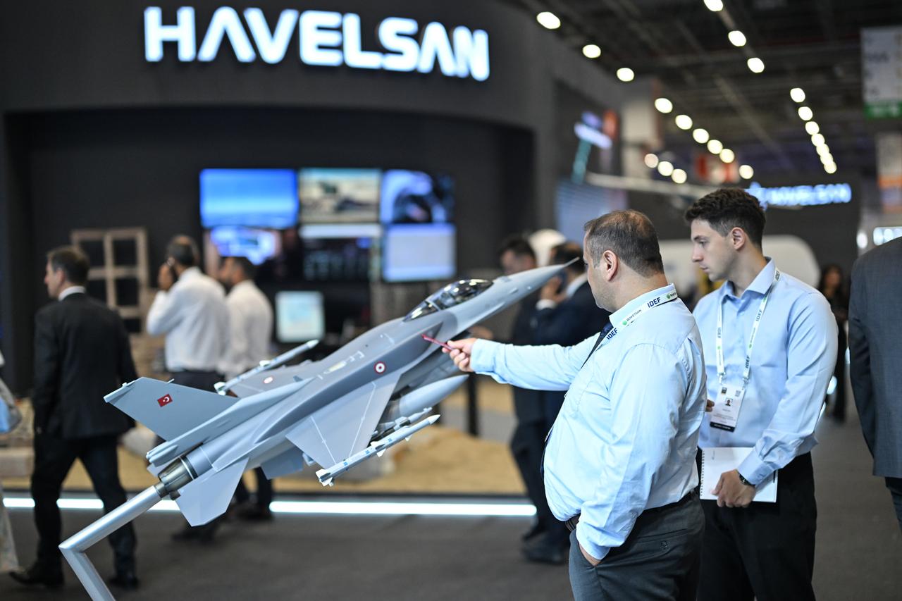 A model of Lockheed Martin's F-16 Block 70 aircraft, emblazoned with the Turkish Air Force roundel, at the IDEF 2025 exhibition held in Istanbul, Türkiye, on July 22, 2025. (AA Photo)
