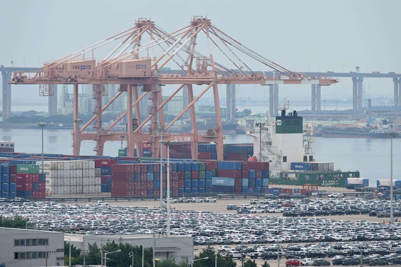 Trump unveils 15% tariff as part of new trade deal with South Korea