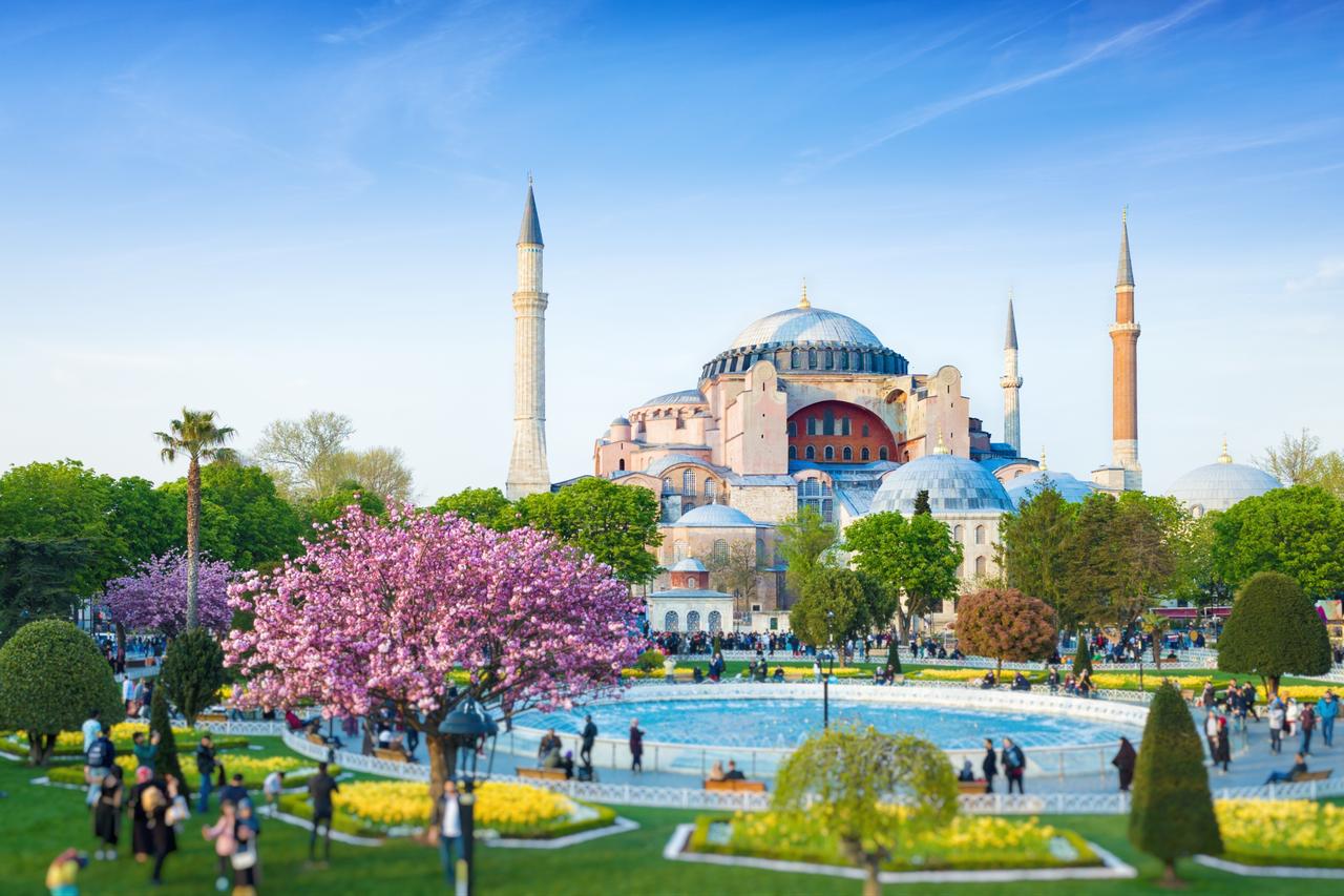 Visitors stroll through Sultanahmet Square in Istanbul, Türkiye. (Adobe Stock Photo)