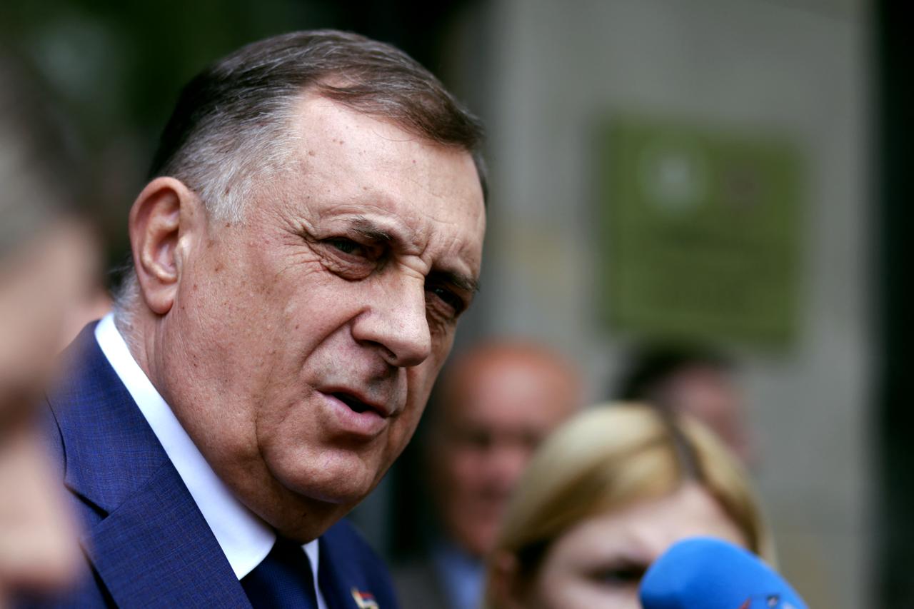 Bosnia lifts arrest warrant for separatist Republika Srpska leader Milorad Dodik Image