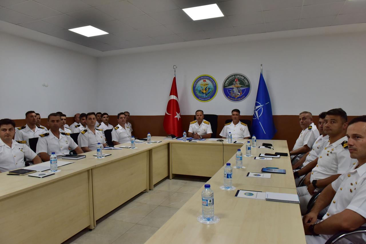 Türkiye assumes command of NATO amphibious forces for first time