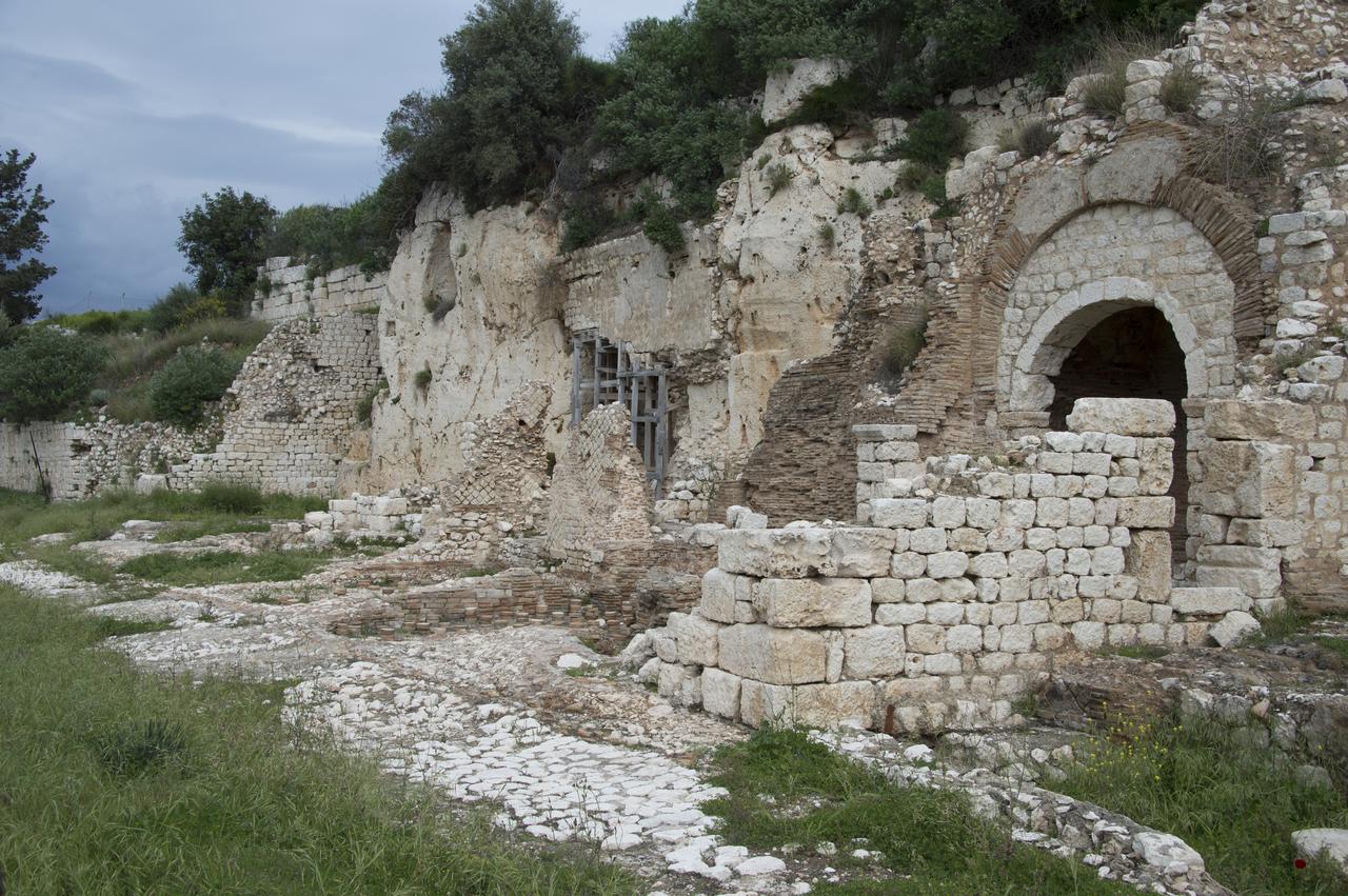 A view of the promontory and the excavated areas by the Elaiussa Sebaste's southern harbour bath in Mersin, Türkiye. (Photo via Wikimedia)