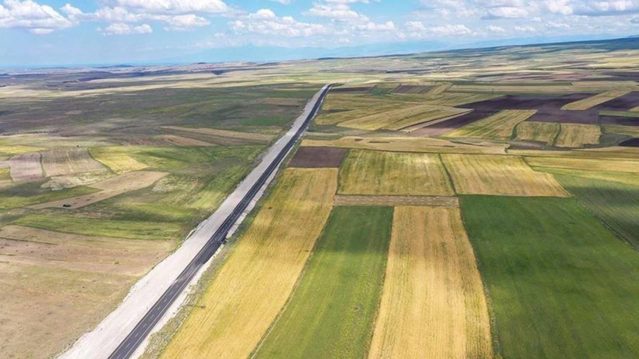 A patchwork of cultivated fields stretches across the Central Anatolian landscape in Türkiye, accessed on July 7, 2025. (AA Photo)