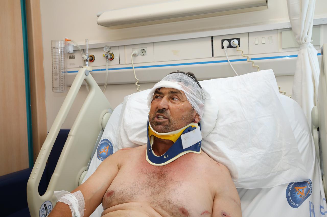 Prof. Dr. Ozlenen Ozkan, Rector of Akdeniz University, and Prof. Dr. Yildiray Cete, Chief Physician of Akdeniz University Hospital, visited Suleyman Kir (in photo) and spoke with him for a while, Antalya, Türkiye, July 7, 2025. (AA Photo)