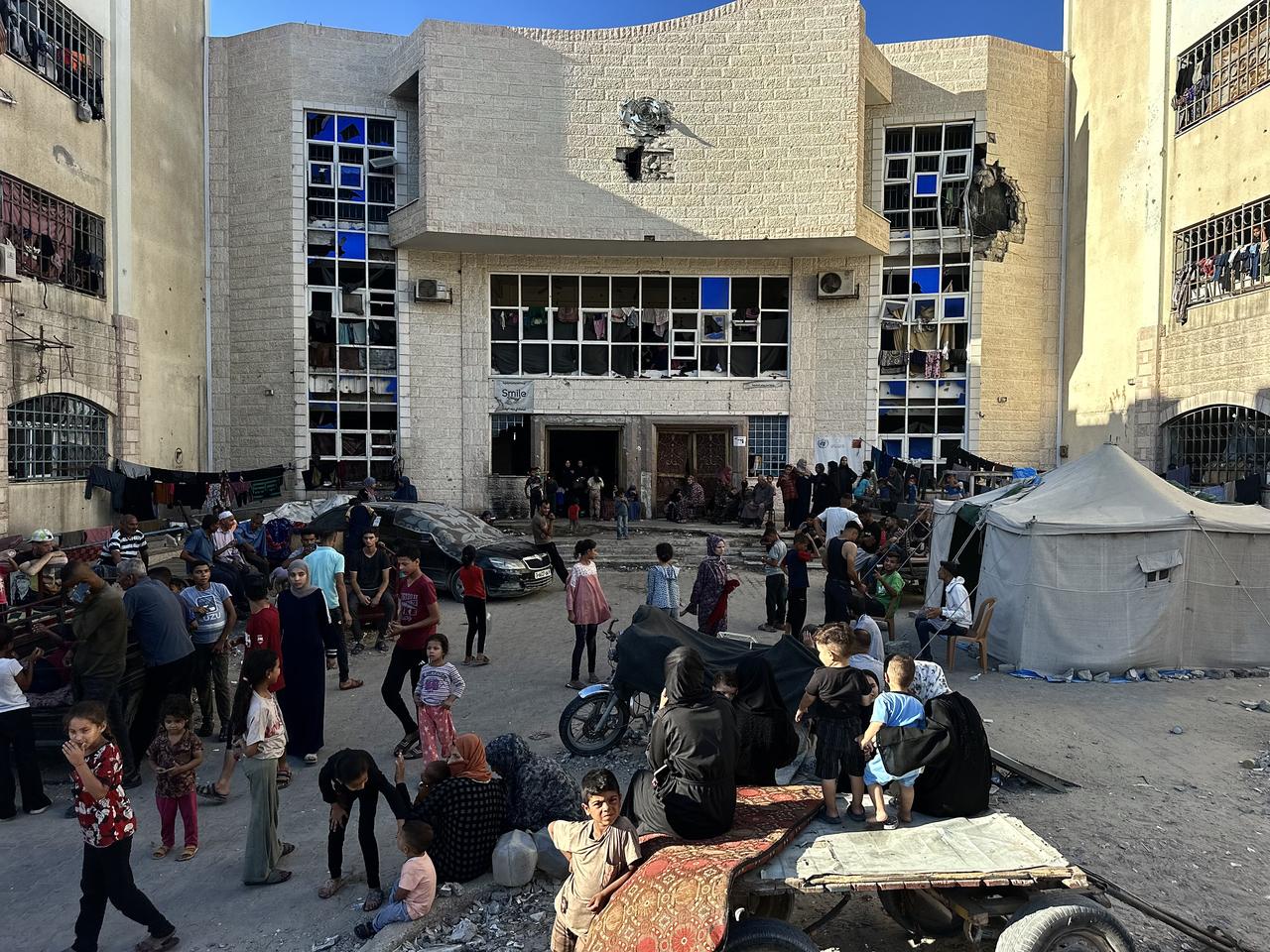Palestinians are viewed struggling to survive in the center, which lacks basic needs such as infrastructure, hygiene and clean water, on July 07, 2025 in Khan Yunis, Gaza. (AA Photo)