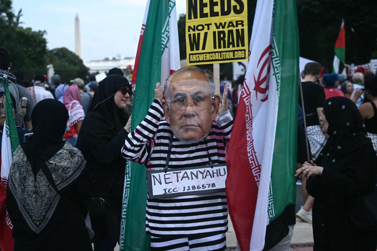 Protesters rally as Israeli Prime Minister Benjamin Netanyahu meets with U.S. President Donald Trump in Washington, U.S. on July 7, 2025. (AFP Photo)