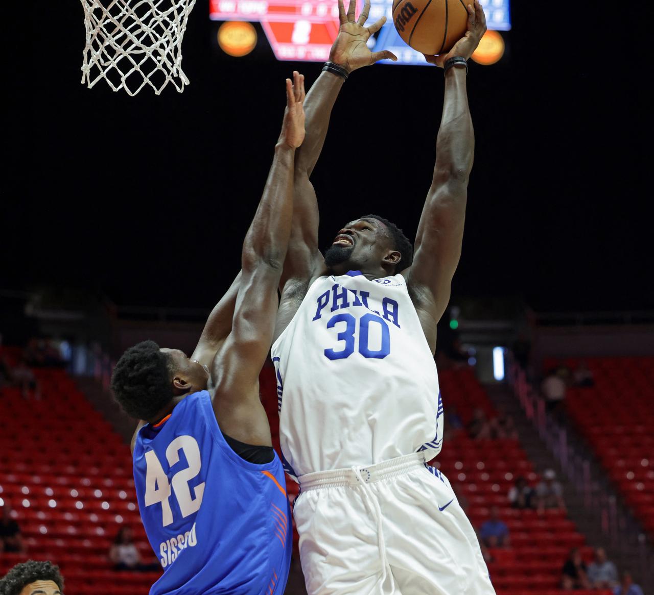 Adem Bona #30 of the Philadelphia 76ers drives to the basket during the game against the Oklahoma City Thunder during the 2025 NBA Salt Lake City Classic on July 7, 2025 at the Jon M. Huntsman Center in Salt Lake City, Utah.  (AFP Photo)