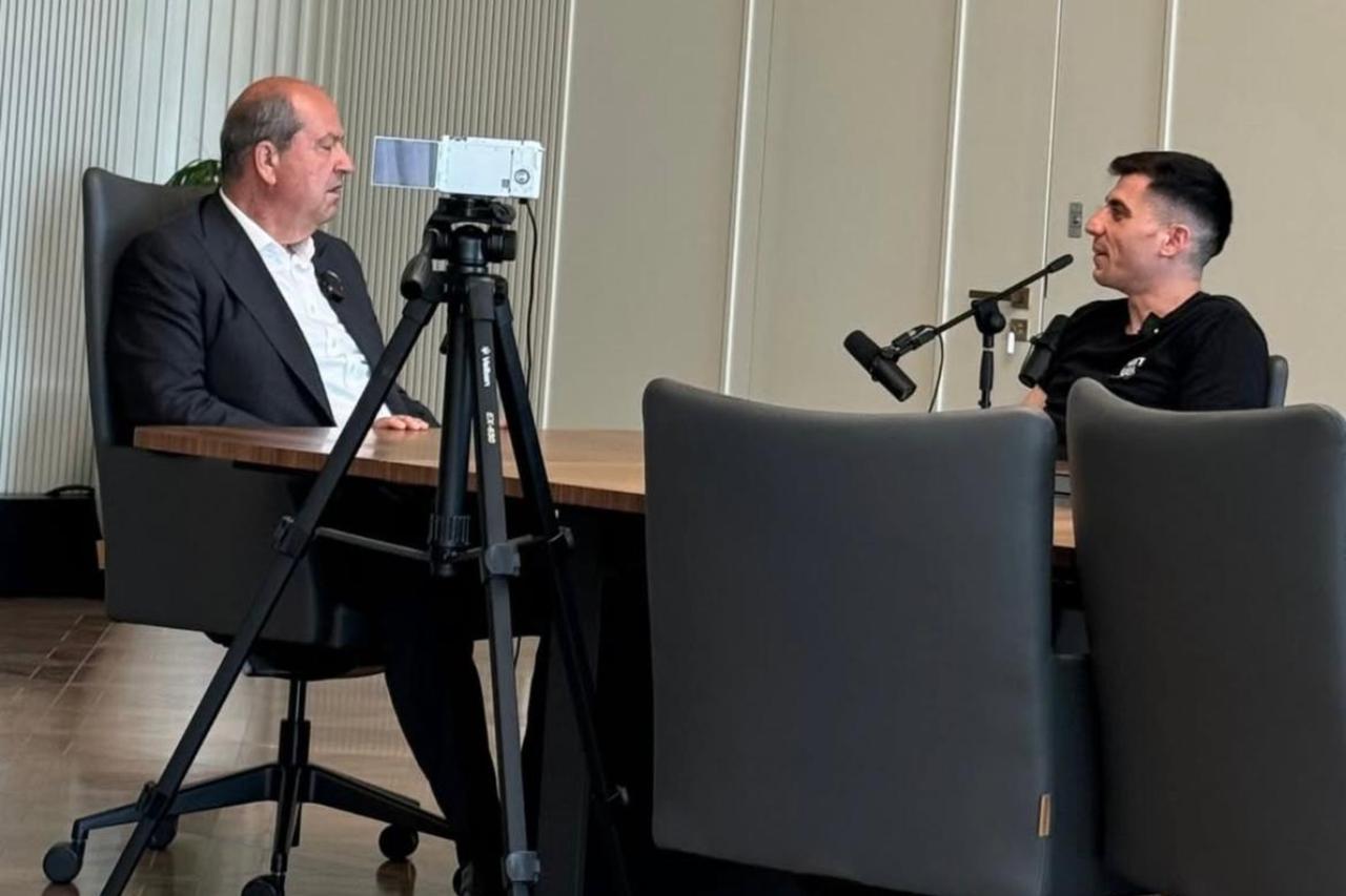 Greek Cypriot politician ignores criticism, publishes interview with Turkish Cypriot leader