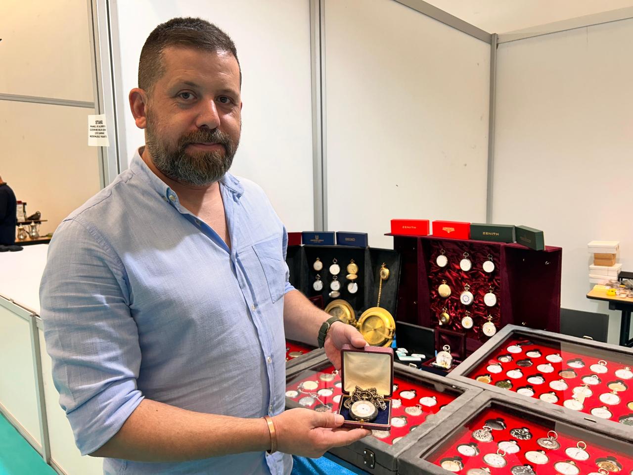 Current owner of Sultan Abdulhamid II’s prayer-time pocket watch, Kahraman Apaydin, at the Tesbih, Art, Antiques and Natural Stones Summit in Ankara, Türkiye, July 31, 2025. (IHA Photo)