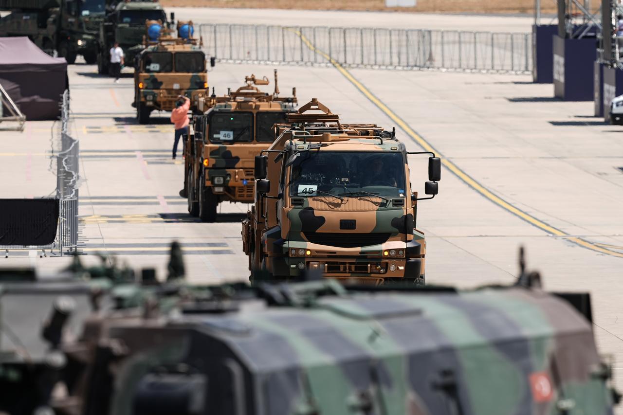 Land vehicles and aircrafts parade during IDEF 2025 at Ataturk Airport in Istanbul, Türkiye on July 22, 2025. (AA Photo)