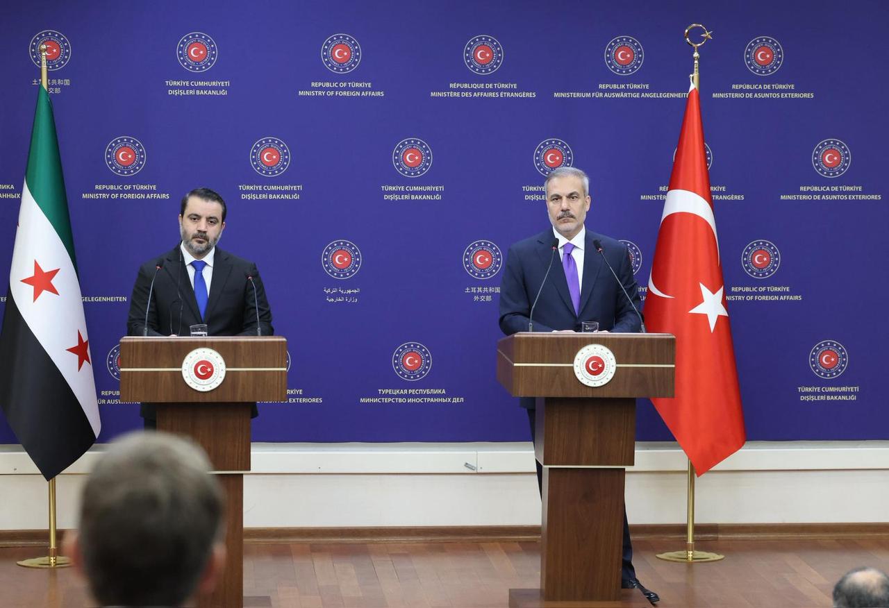 Foreign Minister Hakan Fidan (R) and Syrian Foreign Minister Asaad Hassan Al-Shaibani (L) hold a joint press conference in Ankara, Türkiye on August 13, 2025. (Photo via Turkish Foreign Ministry)