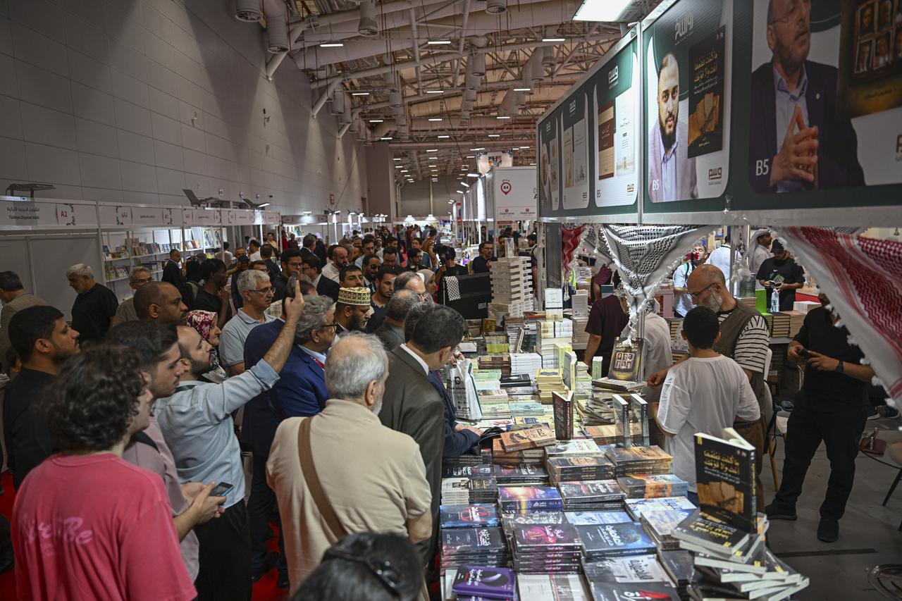 The 10th Istanbul International Arab Book Fair opened its doors to readers Saturday in Istanbul, August 9, 2025. ( AA photo)
