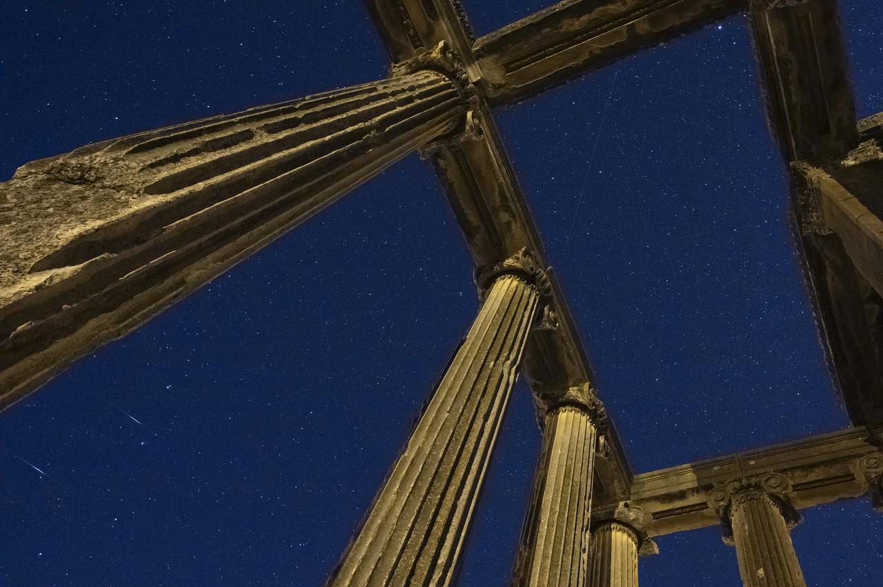 Perseid meteor shower is observed at the Aizanoi ancient city—with its Temple of Zeus, Stadium-Theater Complex, and Macellum—in Cavdarhisar district of Kutahya, Türkiye, August 13, 2025. (AA Photo)