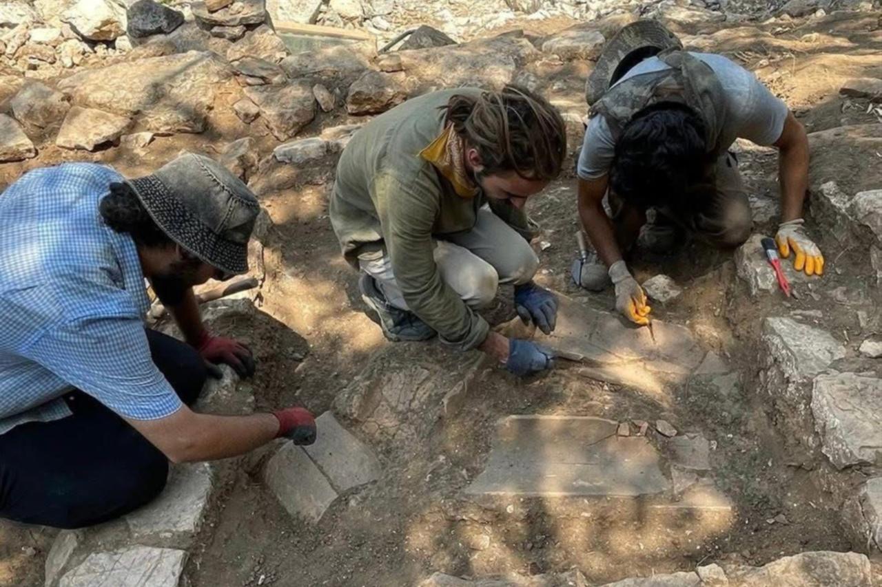 Amos excavation in Marmaris brings plastered walls, mosaics to light Image