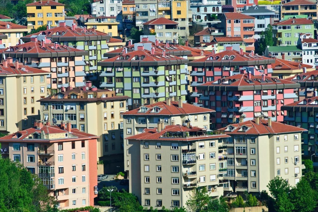 File photo shows a dense cluster of mid-rise residential apartment blocks in Istanbul, Türkiye. (Adobe Stock Photo)
